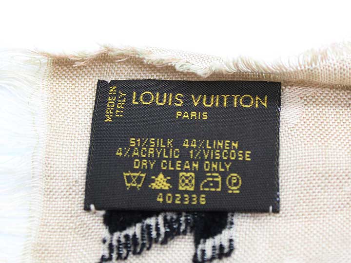 Louis Vuitton Women's Scarves